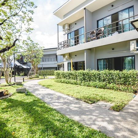 Phuengluang Riverside Hotel Чантабури Экстерьер фото