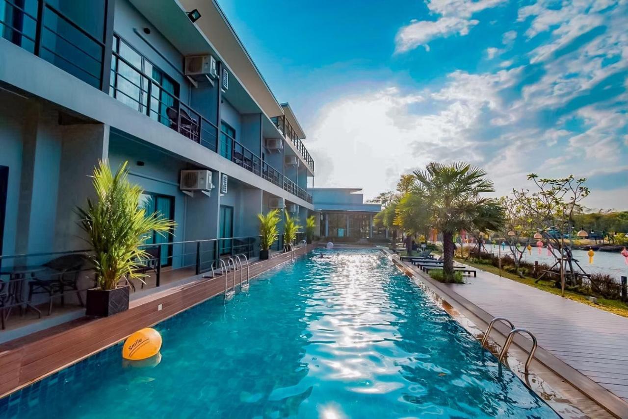 Phuengluang Riverside Hotel Чантабури Экстерьер фото